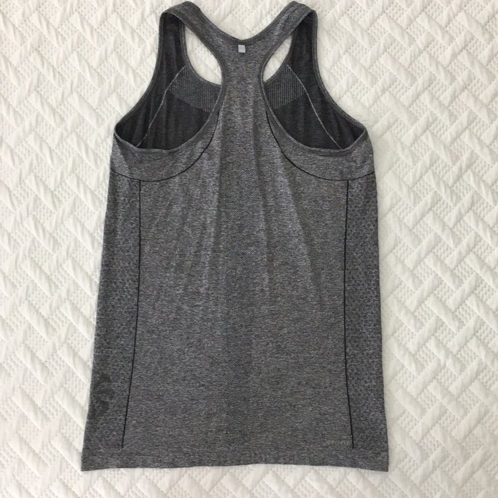 Nike dri-fit active top - Picture 2 of 4